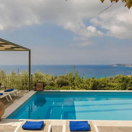 Magdalani, Breathtaking Views Across Lourdas Bay ロウダータ