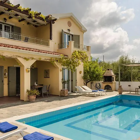 Villa Magdalani, Breathtaking Views Across Lourdas Bay