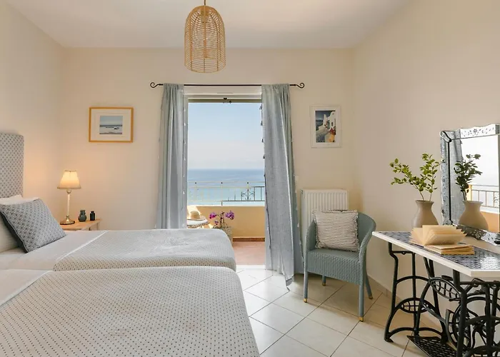 Villa Magdalani, Breathtaking Views Across Lourdas Bay